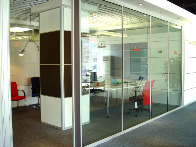 High wall glass case